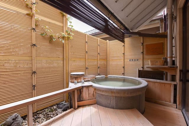 Luxury Triple Room, Non Smoking, Private Bathroom