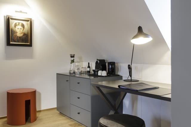 Suite (500)
