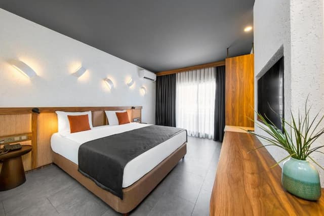 Deluxe Double Room with Balcony