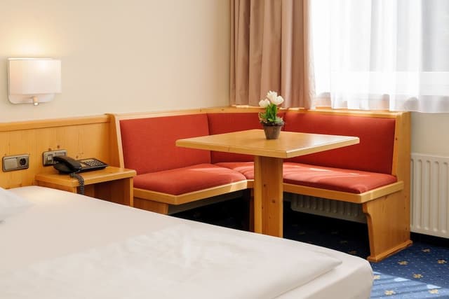Standard Room, 1 Queen Bed