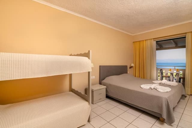 Camera Familiare con Vista Mare