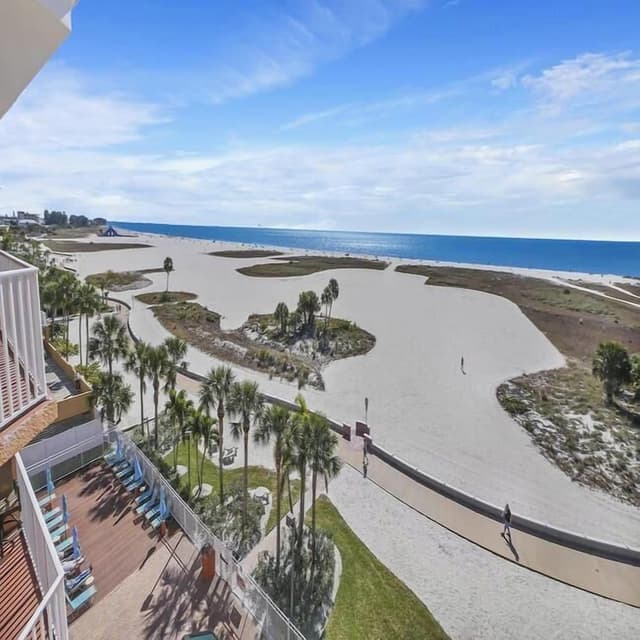 Family Condo, 2 Bedrooms, Balcony, Beach View (Gulf Front)