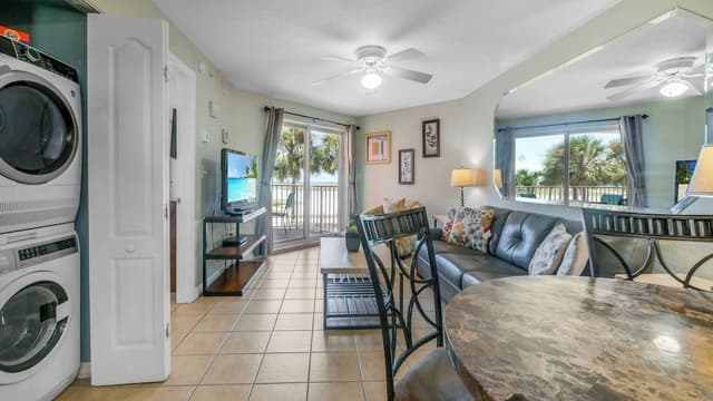 Family Condo, 2 Bedrooms, Balcony, Beach View (Gulf Front)