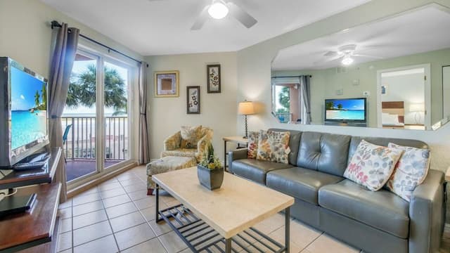Family Condo, 2 Bedrooms, Balcony, Beach View (Gulf Front)