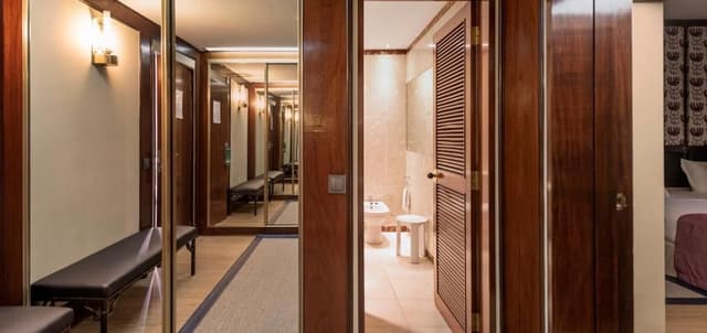 Suite with Balcony and Sea View