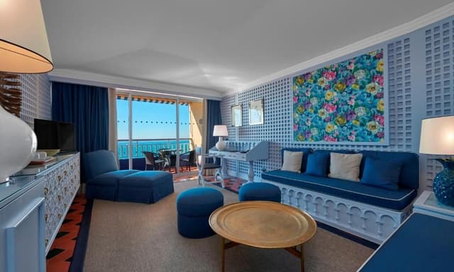 Suite with Balcony and Sea View