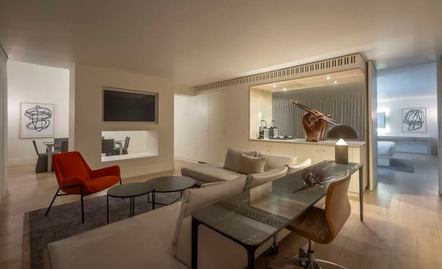 PENTHOUSE SUITE WITH RIVER VIEW