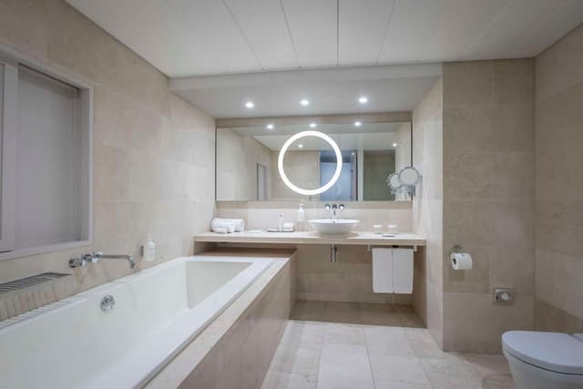 KING JUNIOR SUITE