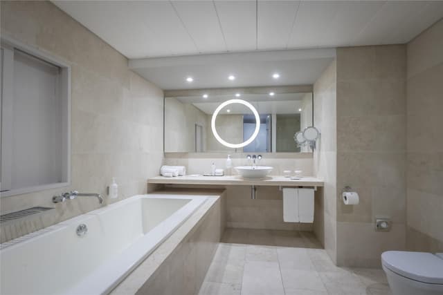 KING JUNIOR SUITE