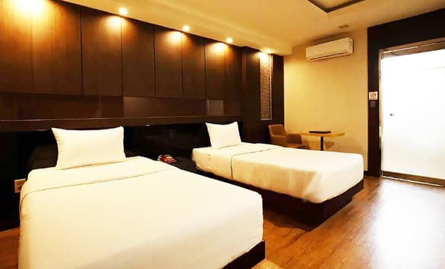Deluxe Twin Room