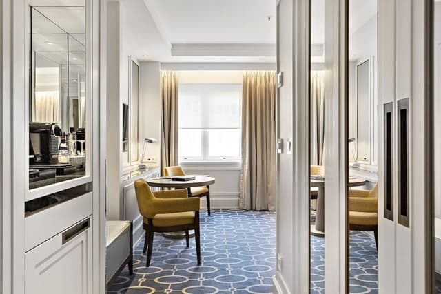 Deluxe Room, 1 King Bed