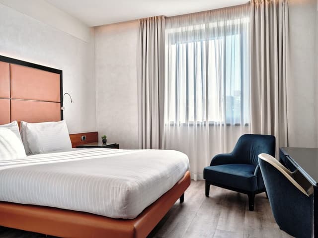 Standard Room, 1 Queen Bed, Accessible