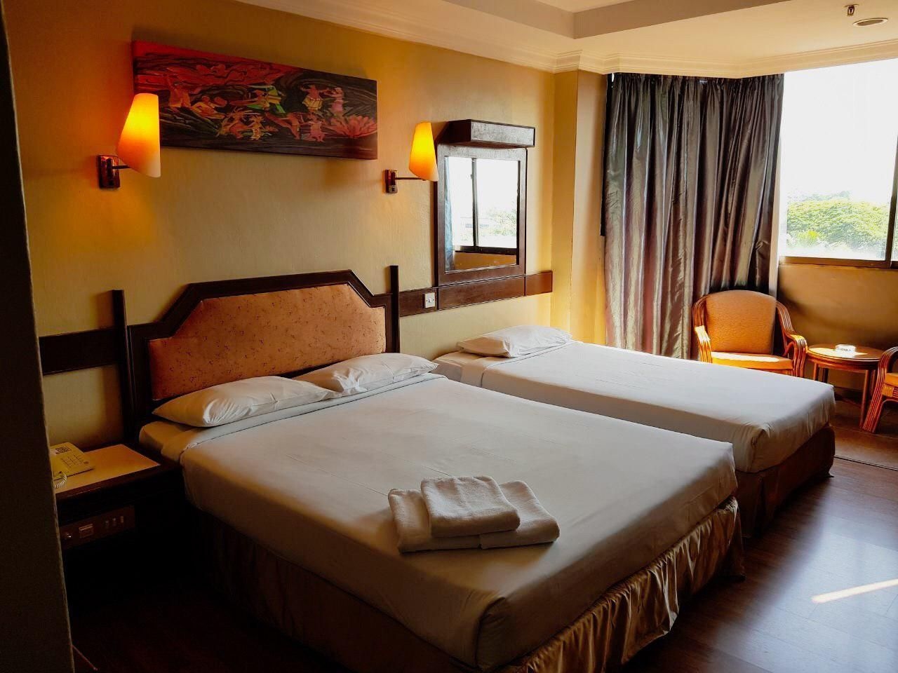โรงแรมแกรนด์คริสตัล (Hotel Grand Crystal)4