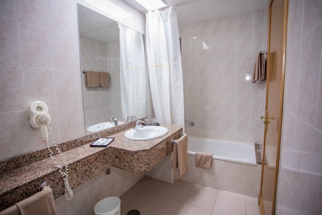 Habitación Doble Clásica con Balcón
