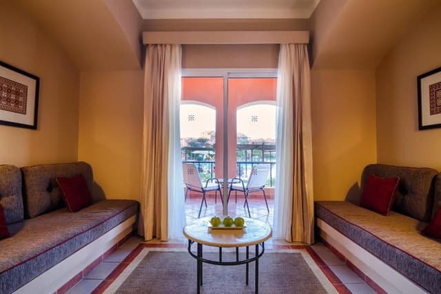 Deluxe Family, Queen or Twin Bed, Garden View