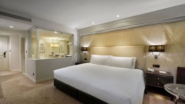 Classic Room, 1 King Bed, City View (Super King)