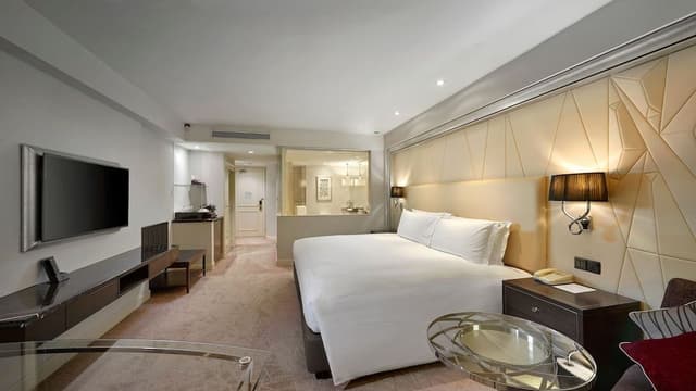 Classic Room, 1 King Bed, City View (Super King)