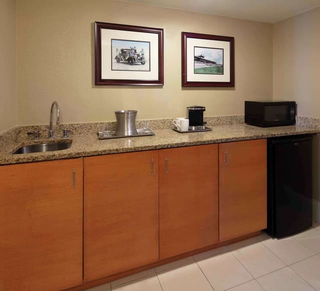 1 KING BED 1 BEDROOM SUITE OCEANFRONT