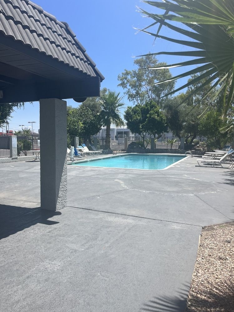 Comfort Inn North2