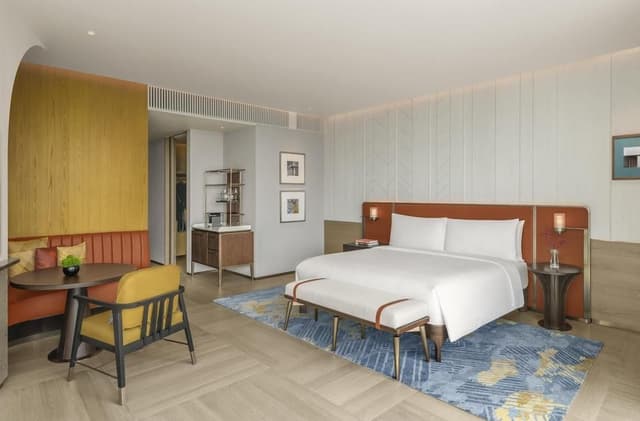 Deluxe Room, 1 King Bed, Park View