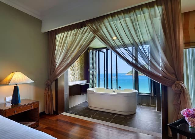 Cliff Premier Suite