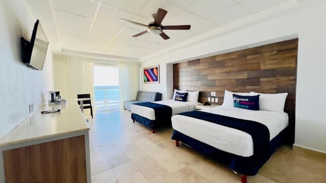 Superior Junion with Sea View