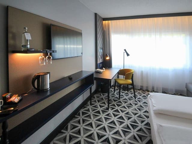 Standard Room, 1 Queen Bed
