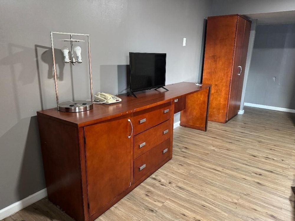 Rodeway Inn (New Cumberland)3