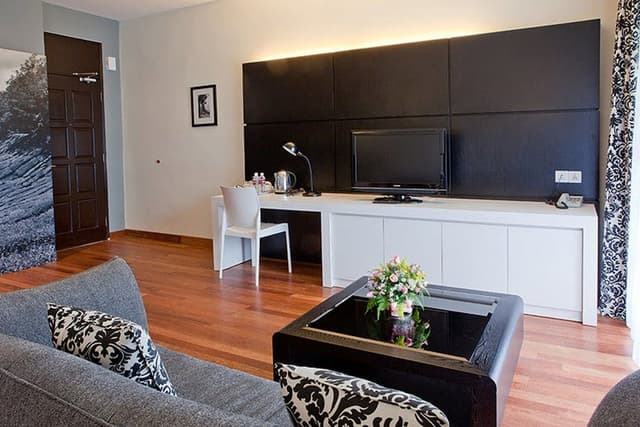 Tioga Deluxe Suite
