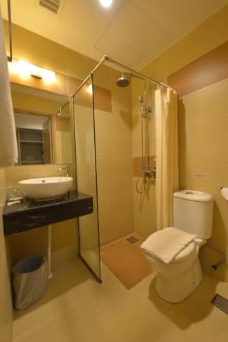 Deluxe Triple Room without View - Non-Smoking