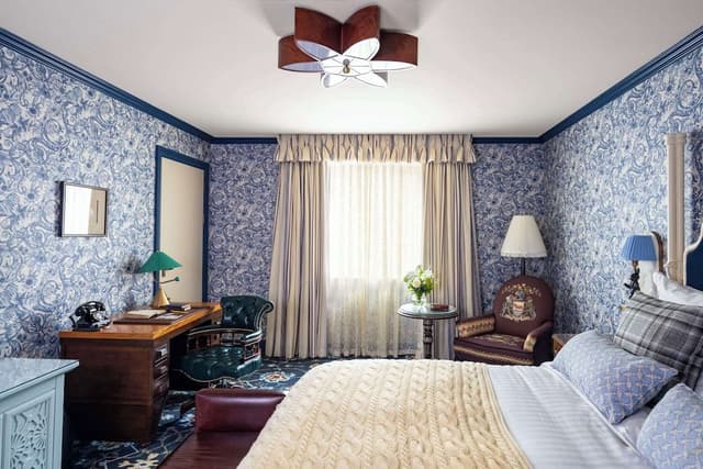 Deluxe Room, 1 King Bed