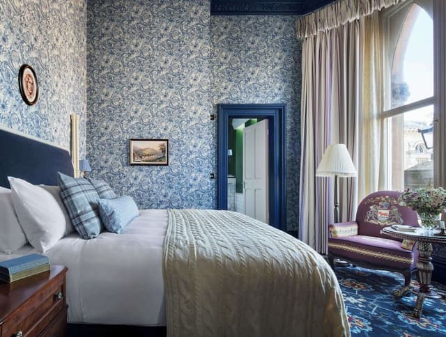 Deluxe Room, 1 King Bed