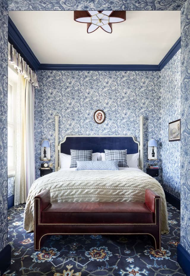 KING GRADUATE JUNIOR SUITE WITH HISTORIC VIEW