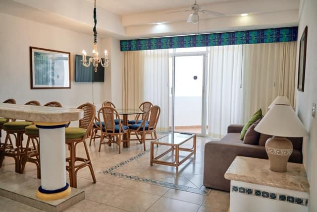 Suite 1 Bedroom Ocean Front