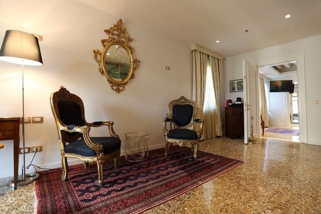 Premium Suite, 1 King Bed, Terrace, Canal View