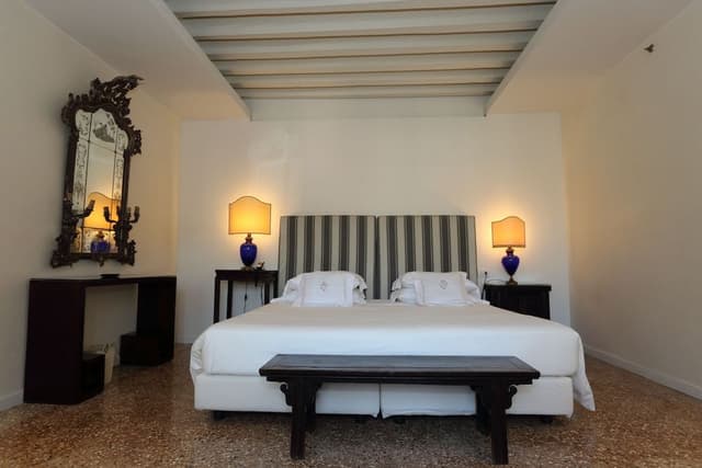 Premium Suite, 1 King Bed, Terrace, Canal View