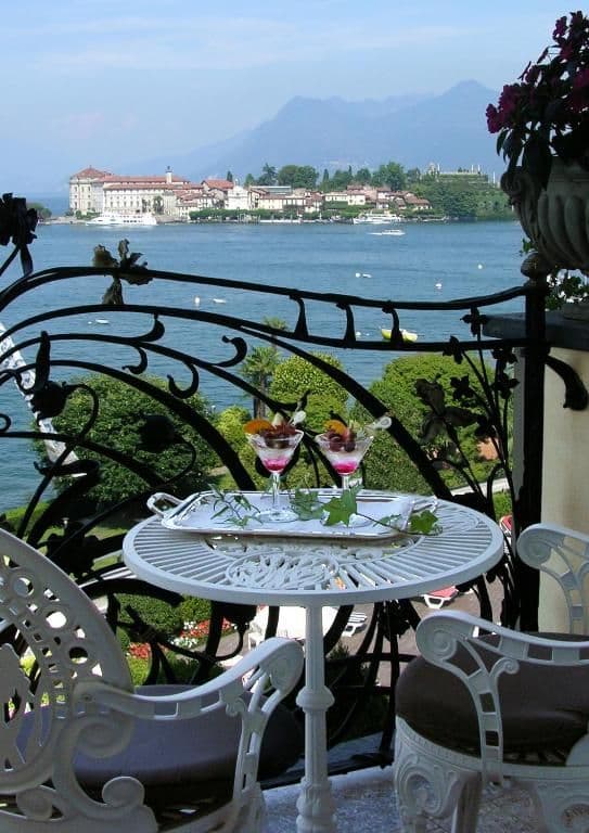 Deluxe Lake View Room
