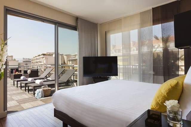 Executive Suite, Terrace