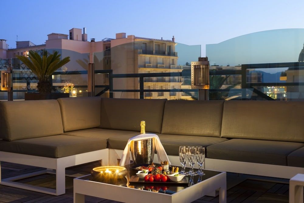 Park & Suites Prestige Cannes Croisette1