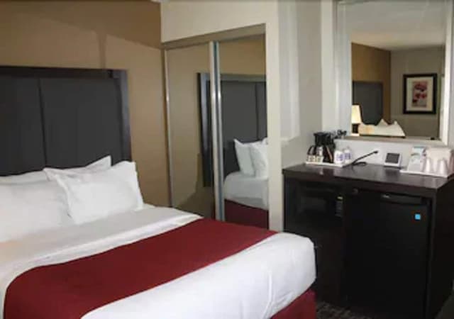 Standard Room, 1 Queen Bed, Non Smoking
