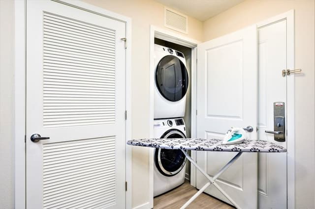 3 Bedroom 2 bathroom Superior Condo Sleeps 6
