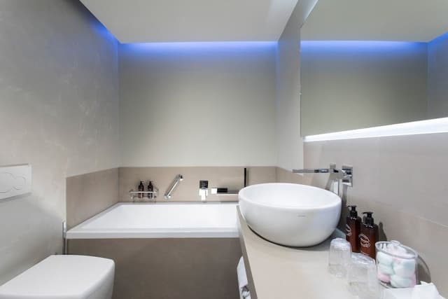 Suite with Air Conditioning