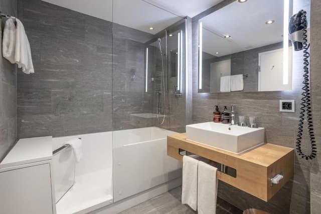 Superior Double King Size Room with Air Conditioning