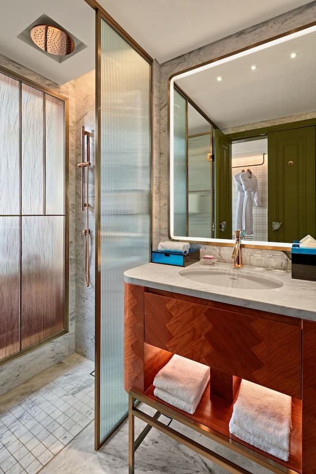 Deluxe Room, 1 King Bed