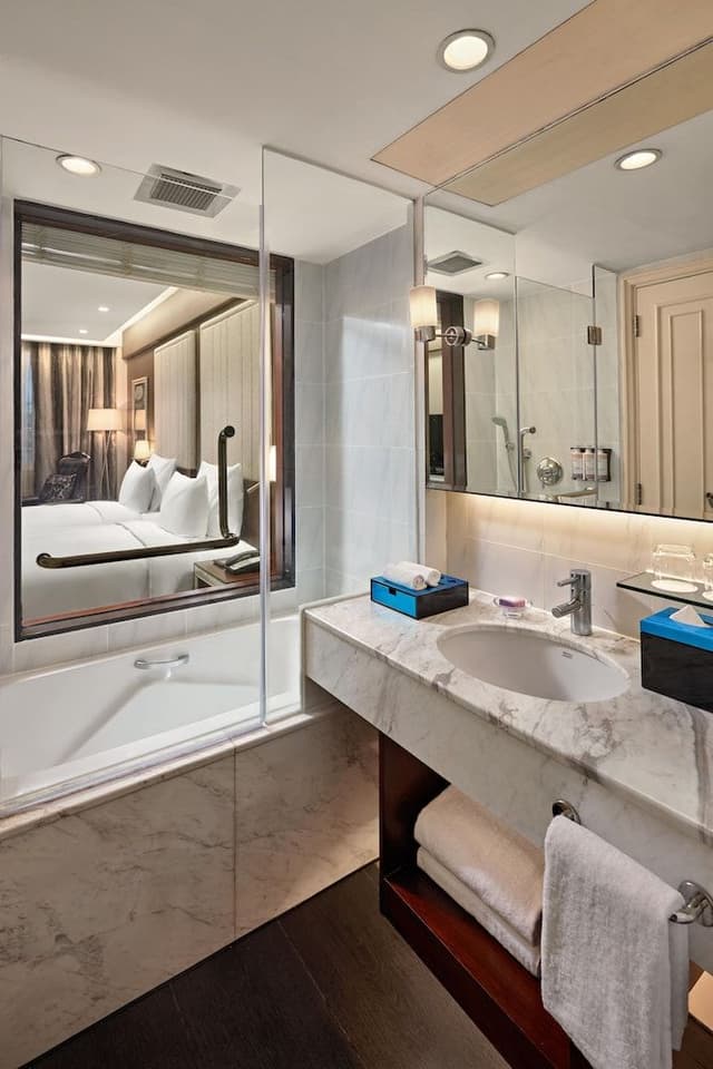 Deluxe Room, 1 King Bed