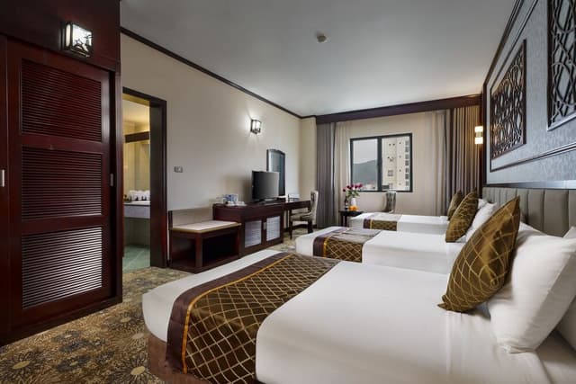 Deluxe Room, 3 Twin Beds