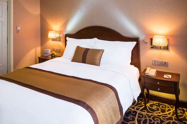Club Executive Suite