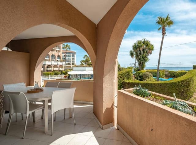One-Bedroom Apartment with Sleeping Alcove, Air conditioning and Terrace or Balcony (6 People)