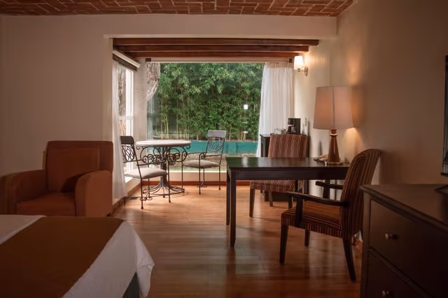 Deluxe King Suite