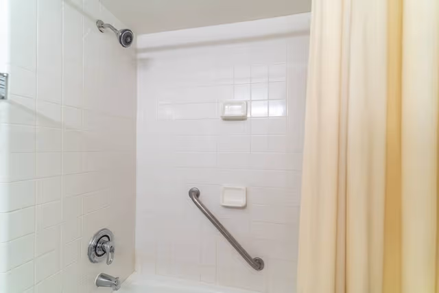 Room (502 Little Harbor Inn)